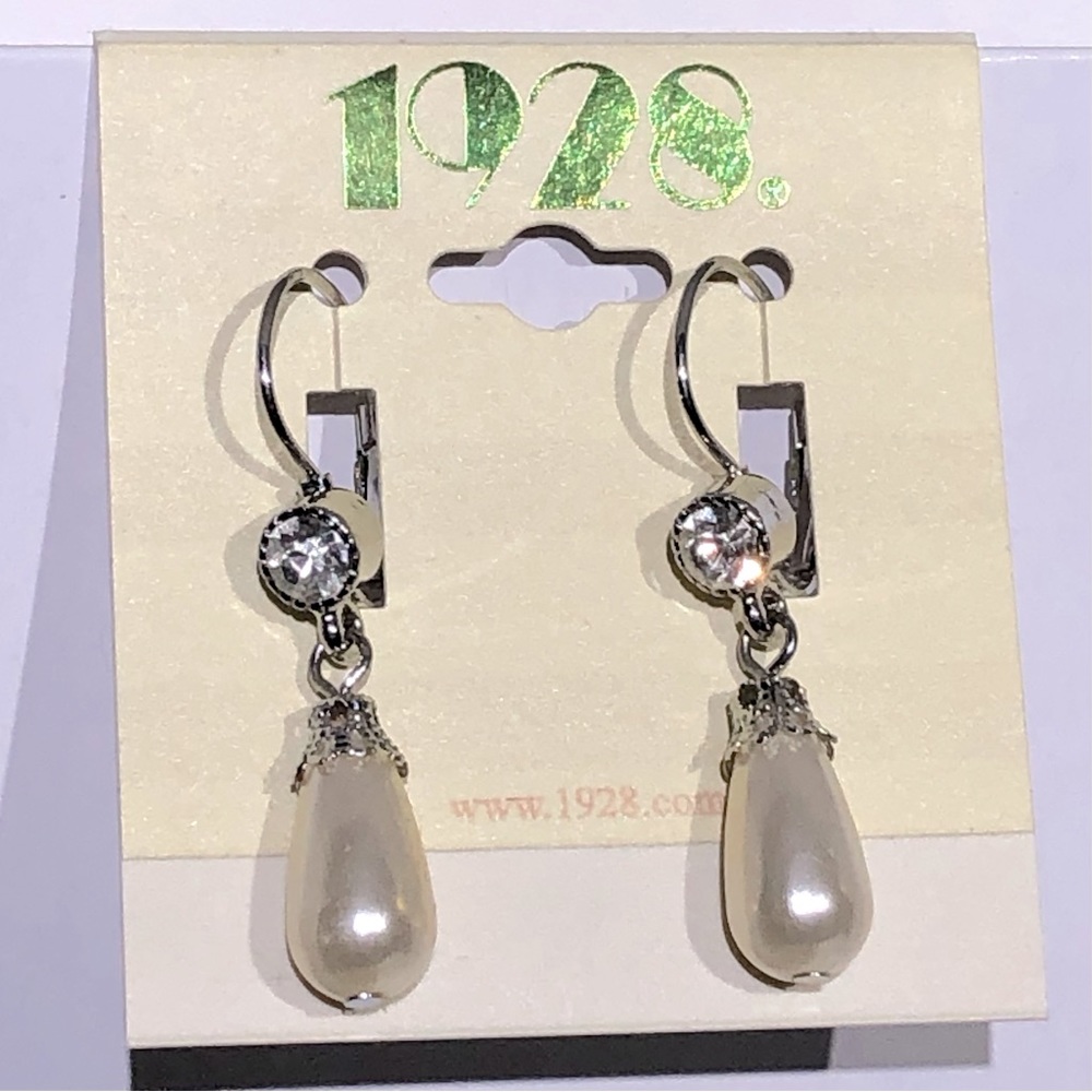 The 1928 Vintage Inspired Pearl Drop Earrings